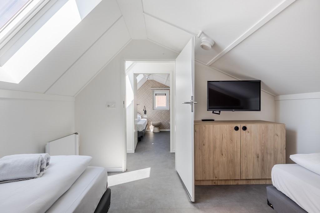 Zeebad-Watervilla-Luxe-8-402- 10.jpg